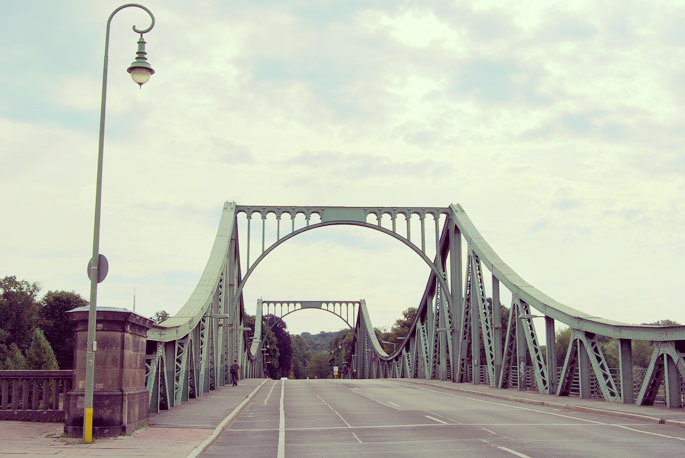 Glienicker Brücke: Die Verbindung über die Havel von Berlin und Potsdam