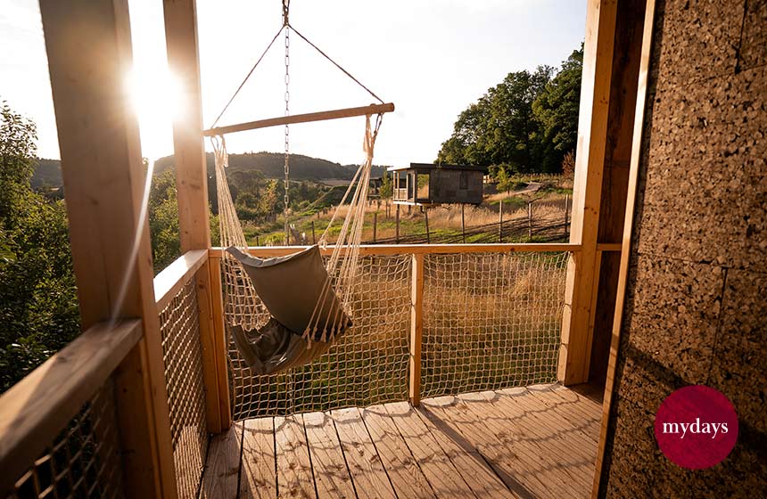 Hängematte auf der Veranda eines Hauses