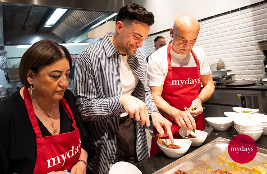 Stefano Zarrella und seine Eltern richten das Essen an