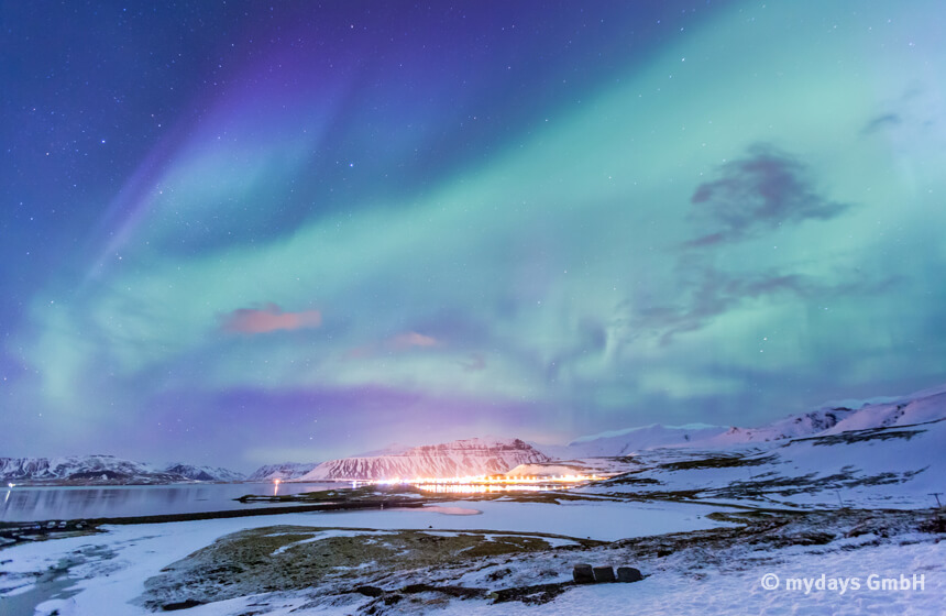 Eine Reise nach Island, um die Polarlichter zu bewundern, darf auf keiner Bucket List fehlen.