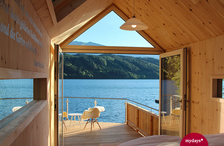 Ein Häuschen am See mit Terrasse eignet sich perfekt, um die Sternschnuppennacht 2018 zu erleben.