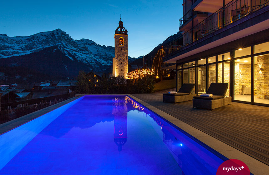Hotels mit Infinity Pool in den Bergen: Im Schweizer Bergdorf Champery liegt das traumhafte Hotel National Resort & Spa.
