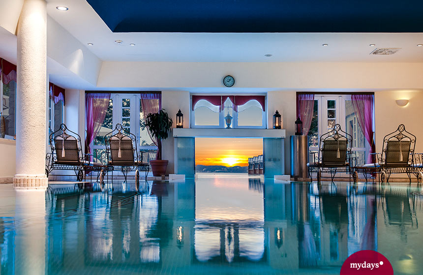 Das Vitalhotel alter Meierhof, ein modernes Hotel mit Infinity Pool, überzeugt mit einem Wellnessbereich im orientalischen Stil. 