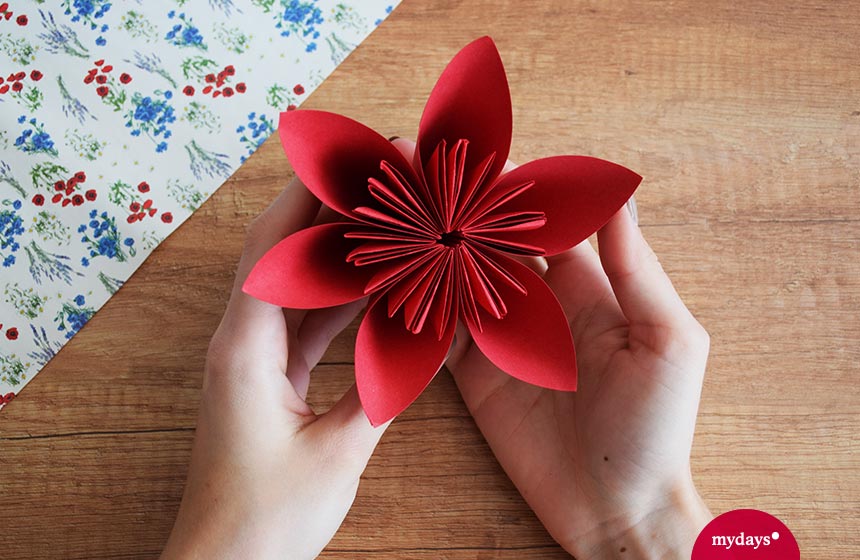 Anleitung für eine DIY Papierblume