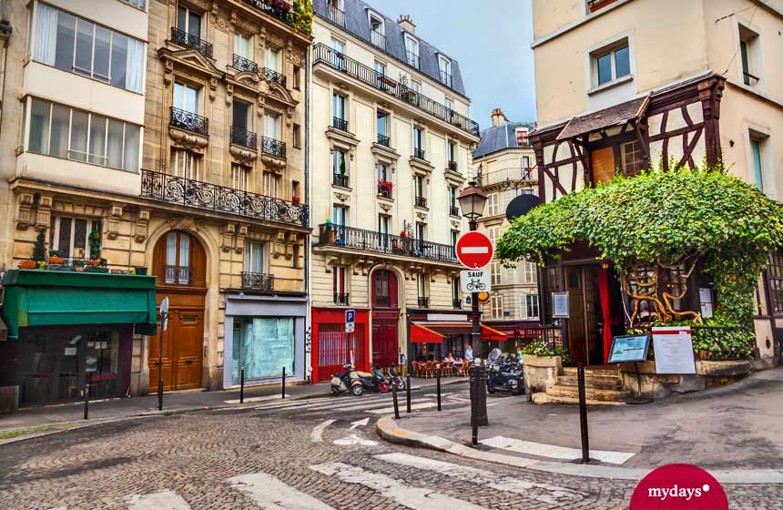 Montmarte mit seinen kleinen Läden als Künstlerviertel von Paris