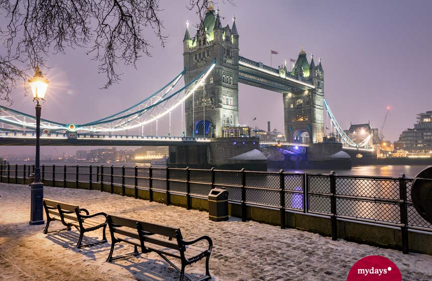 London Bridge im Winter mit Schnee