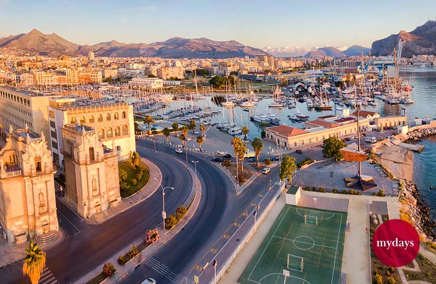 Panoramablick von oben auf Palermo