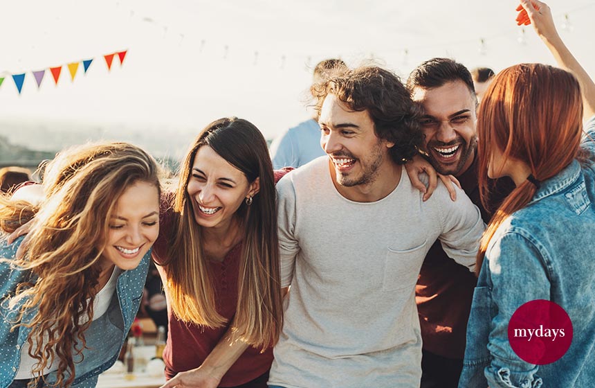 Freundschaft Sprüche: Mit Freunden macht die Party am meisten Spaß
